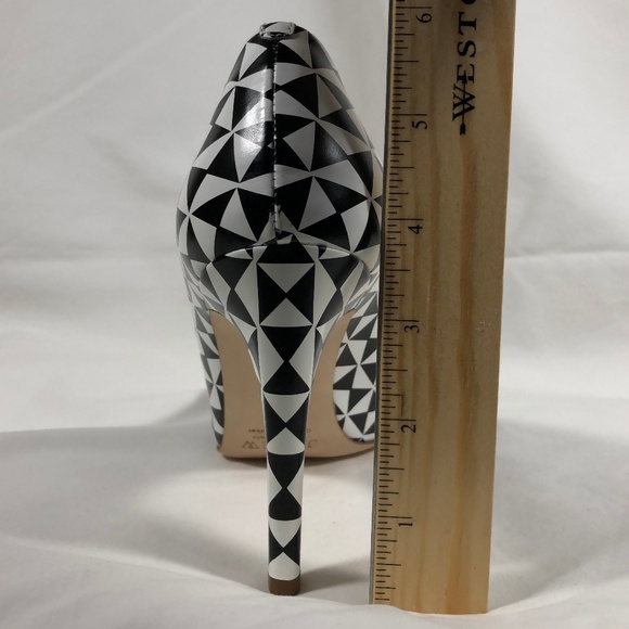 J. Crew Black and White triangle patterned heels - Picture 2 of 5
